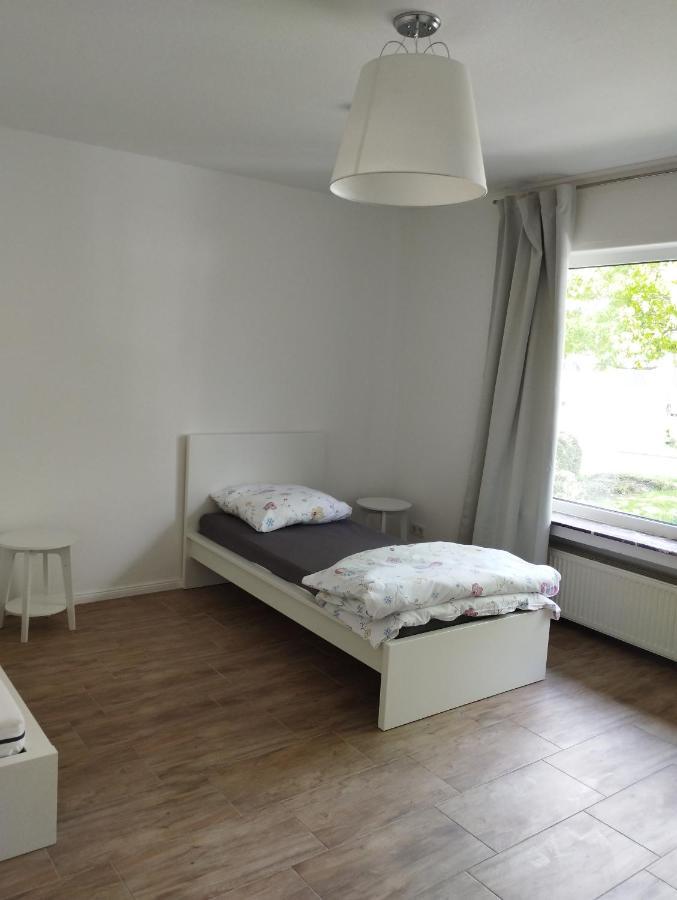 Appartement 4 Personen - Zimmer In Wohnung, Zentral, Ruhig, Modern Lubbecke Exterior photo